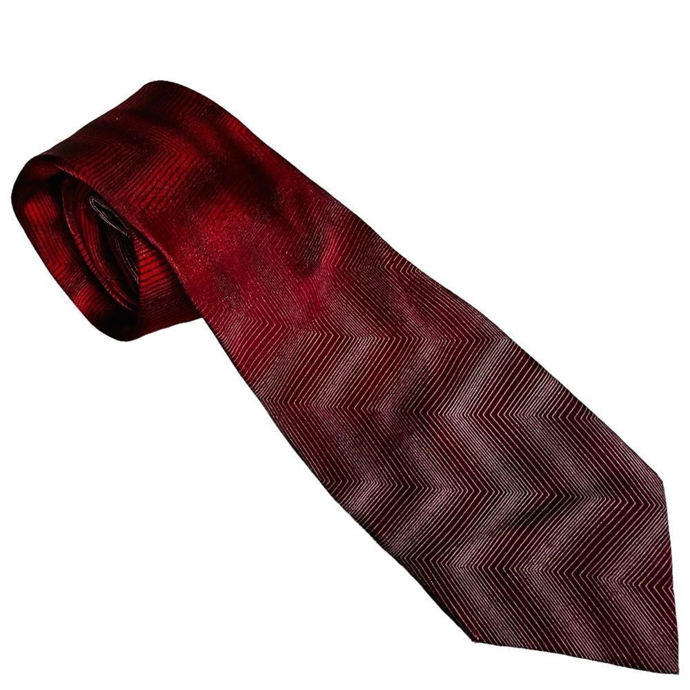 Red and Grey Kenneth Cole Zigzag stripe Silk Tie